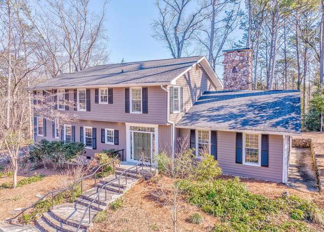 Property at 1903 Rena Lane Ln, Dalton, GA 30720, 6 beds, 4 baths