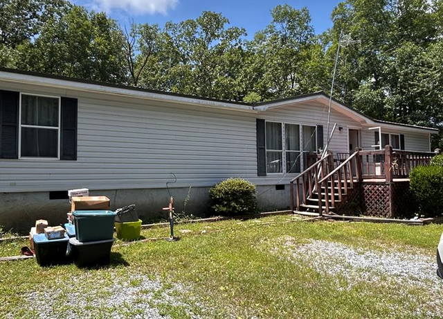 Property at 2074 Old Ccc Camp Road Rd, Chatsworth, GA 30705, 3 beds, 2 baths