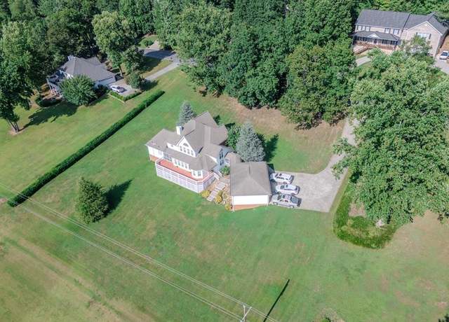 Property at 327 Golf View Drive Dr, Cohutta, GA 30710, 4 beds, 3 baths