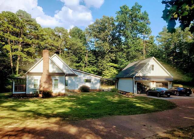 Property at 1230 Covie Drive Dr, Dalton, GA 30720, 4 beds, 2 baths
