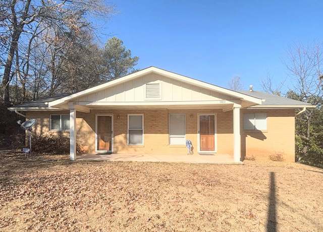 Property at 1104 Crawford Street St, Dalton, GA 30720, 4 beds, 2 baths