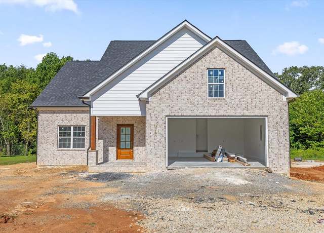 Property at 104 Madison St, Chatsworth, GA 30705, 5 beds, 3 baths