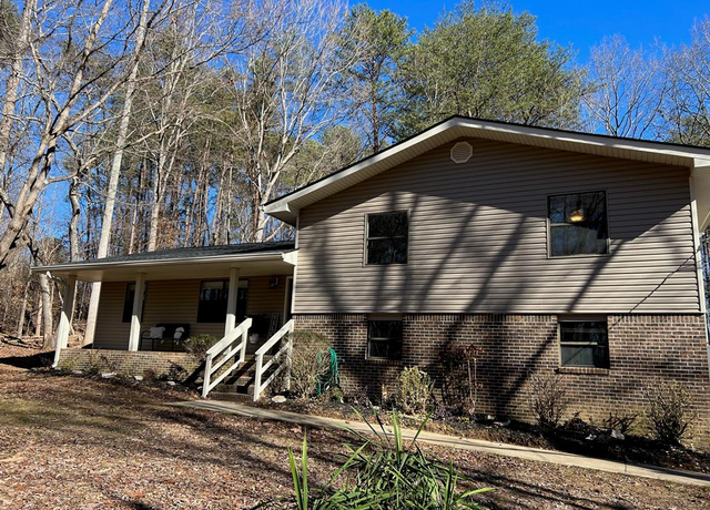 Property at 329 Lynn Drive Trl, Lafayette, GA 30728, 3 beds, 2 baths