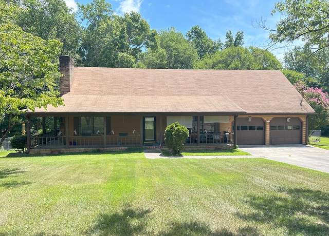 Property at 2028 Rinda Drive Dr E, Dalton, GA 30721, 3 beds, 3 baths