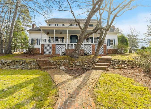 Property at 2407 Botany Woods Drive Dr, Dalton, GA 30720, 4 beds, 3 baths