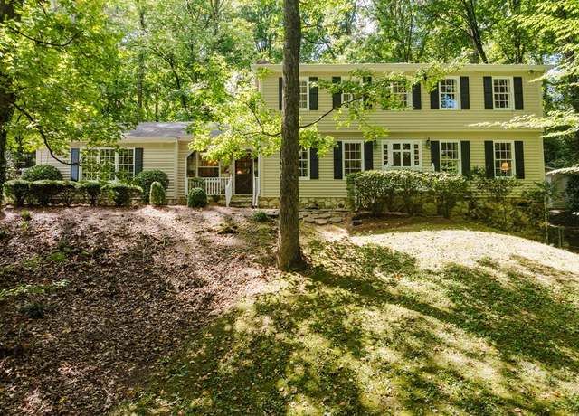 Property at 1504 Belmont Drive Dr, Dalton, GA 30720, 5 beds, 4 baths