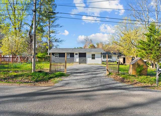Property at 307 Gay Street St, Dalton, GA 30721, 3 beds, 1 bath