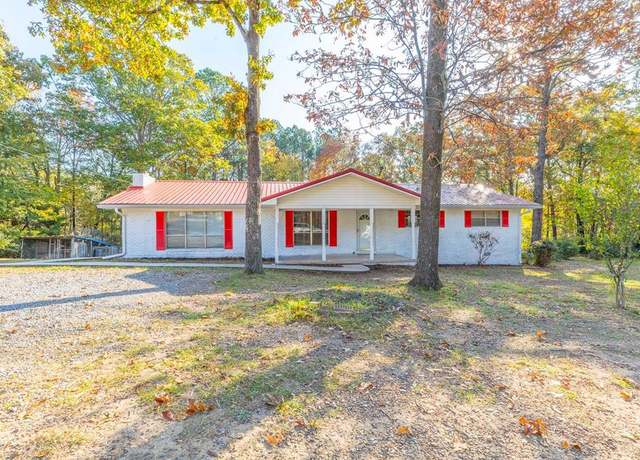 Property at 64 Mountain View Circle Cir, Chatsworth, GA 30705, 3 beds, 2 baths