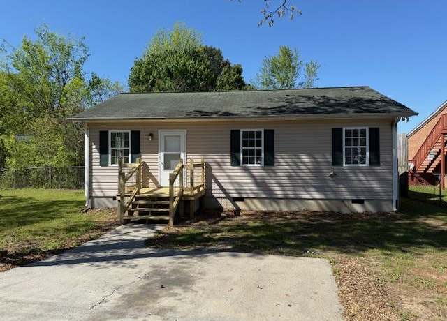 Property at 319 Cherokee Street St W, Chatsworth, GA 30705, 3 beds, 1 bath