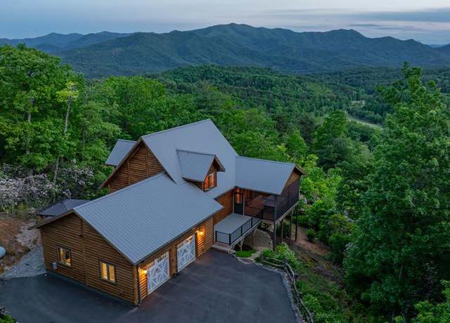 Property at 310 Nolands Dv, Bryson City, NC 28713, 3 beds, 3 baths