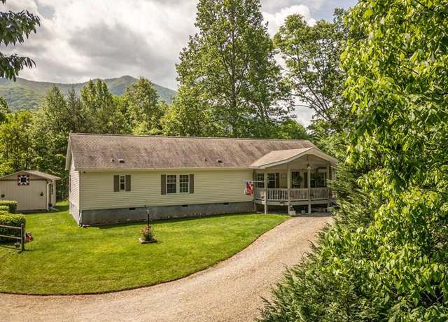 Property at 181 Hollon Cv, Waynesville, NC 28786, 3 beds, 2 baths