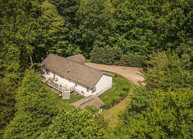 Property at 181 Hollon Cv, Waynesville, NC 28786, 3 beds, 2 baths
