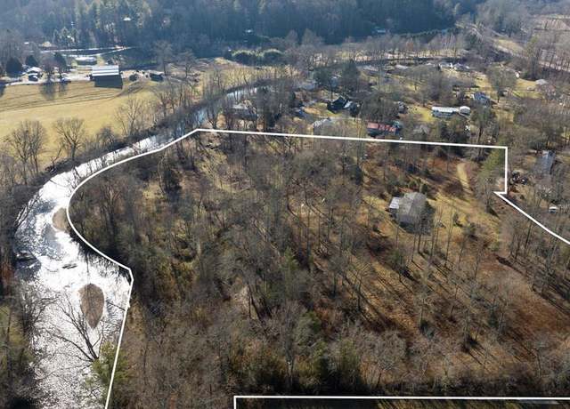 Property at 113 Bryson Park Rd, Franklin, NC 28734, 3 beds, 2 baths