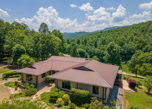 Property at 51 Dellwood Rd, Franklin, NC 28734, 3 beds, 2 baths