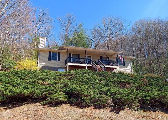 Property at 103 Pleasant Hill Dr, Franklin, NC 28734, 4 beds, 3 baths