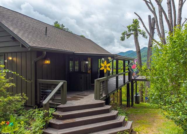 Property at 455 Kings Rd, Franklin, NC 28734, 3 beds, 3 baths