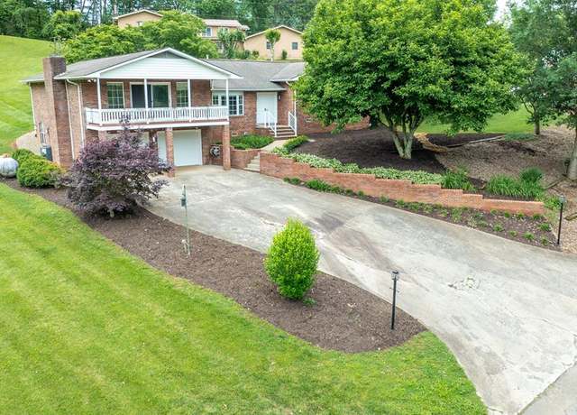 Property at 71 June Rd, Franklin, NC 28734, 3 beds, 3 baths