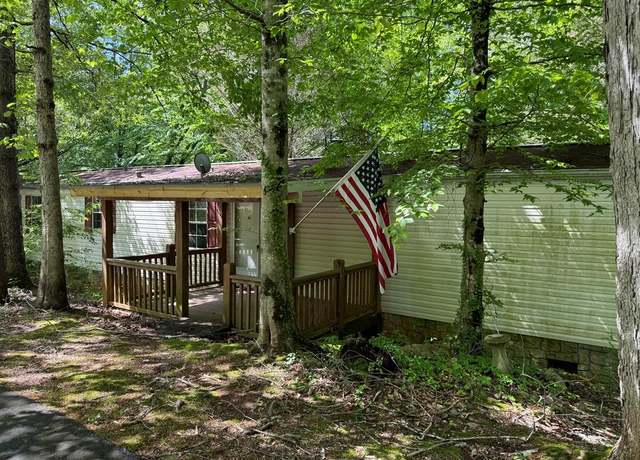Property at 136 Carolina Village Cir, Franklin, NC 28734, 3 beds, 2 baths