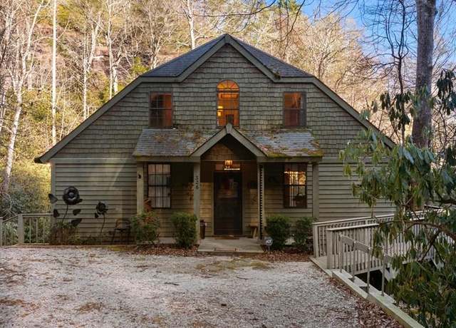 Property at 326 Trailblazer Ln, Highlands, NC 28741, 3 beds, 3 baths