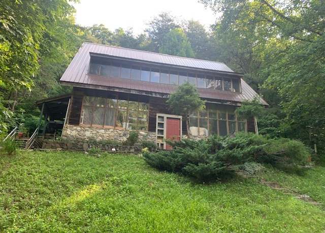 Property at 481 Banjo Ln, Cherokee (jackson Co.), NC 28789, 3 beds, 3 baths