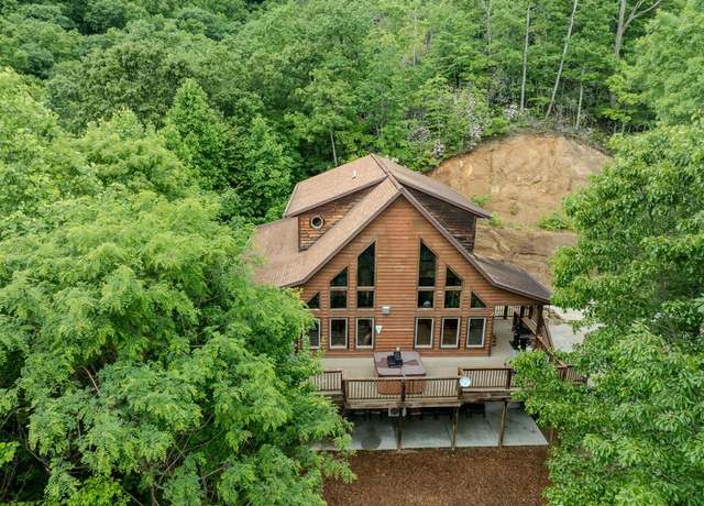 Property at 325 Edith Ln, Bryson City, NC 28713, 3 beds, 3.5 baths