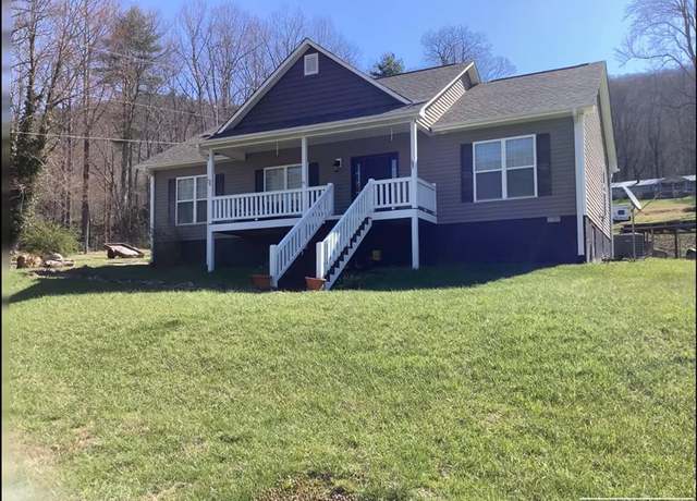 Property at 33 Joanna Ln, Highlands, NC 28741, 3 beds, 2 baths