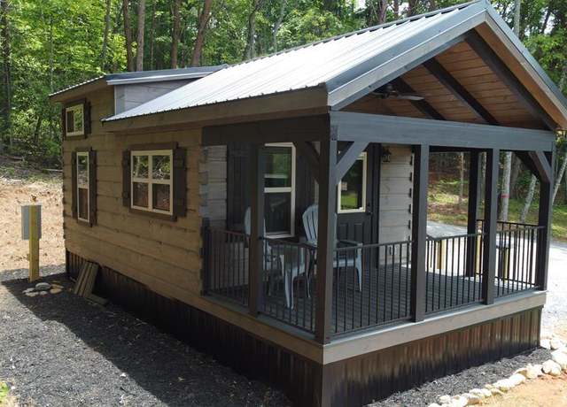 Property at 932 Snow Hill Rd, Franklin, NC 28734, 1 bed, 1 bath