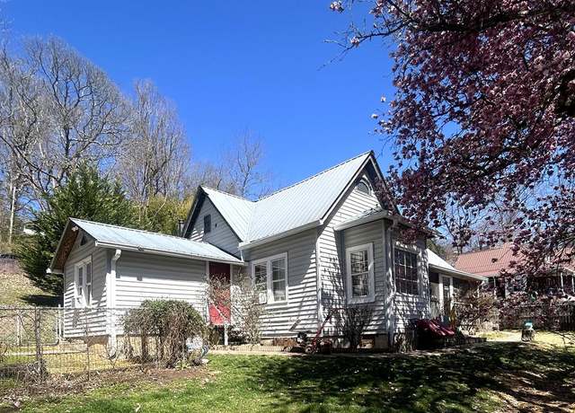 Property at 77 Pine St, Bryson City, NC 28713, 3 beds, 1 bath