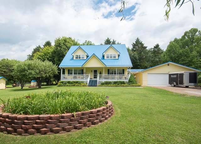 Property at 246 Jordan Dr, Franklin, NC 28734, 3 beds, 2.5 baths