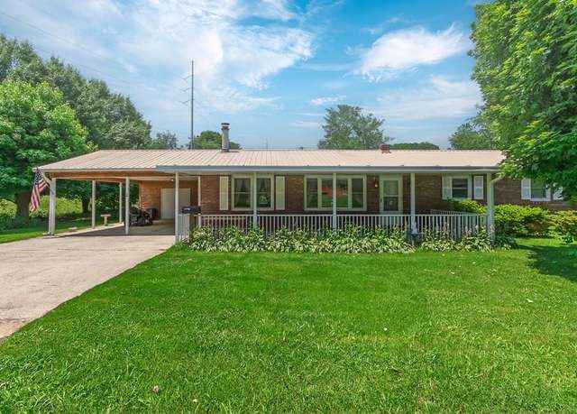 Property at 24 Palmer Dr, Franklin, NC 28734, 3 beds, 2 baths