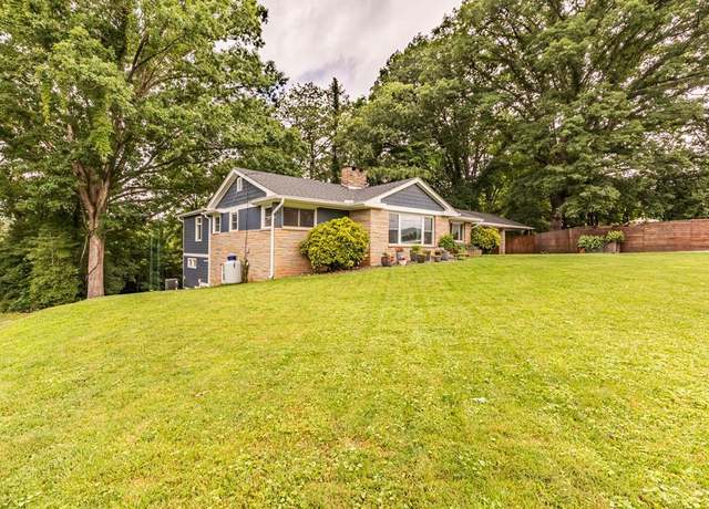 Property at 181 Dunbar St, Bryson City, NC 28713, 4 beds, 3.5 baths
