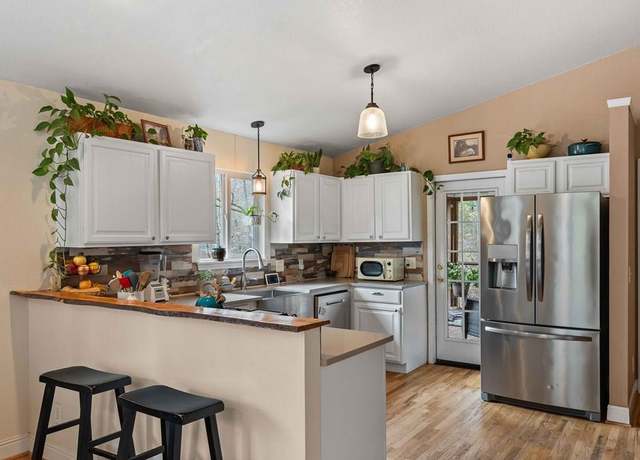 Property at 192 Watauga Creek Trl, Franklin, NC 28734, 3 beds, 3 baths