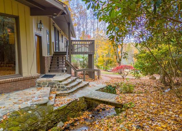 Property at 380 Newman Rd, Franklin, NC 28734, 4 beds, 3 baths