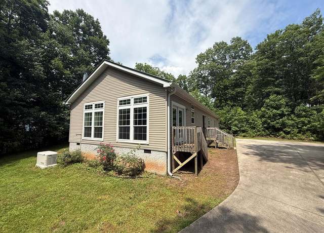 Property at 558 Terrace Ridge Dr, Franklin, NC 28734, 3 beds, 2 baths