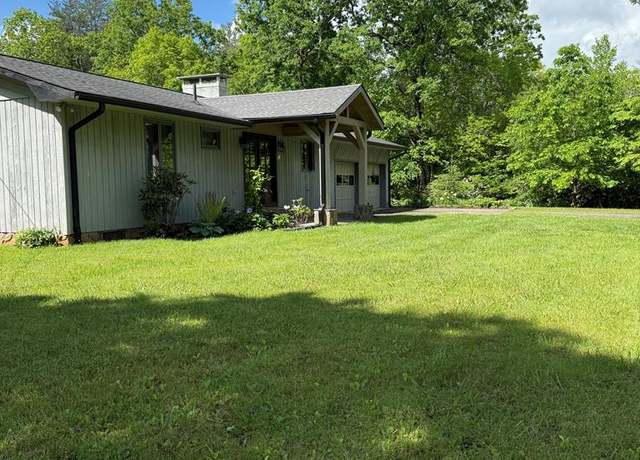 Property at 209 Hidden Ln, Franklin, NC 28734, 2 beds, 1.5 baths