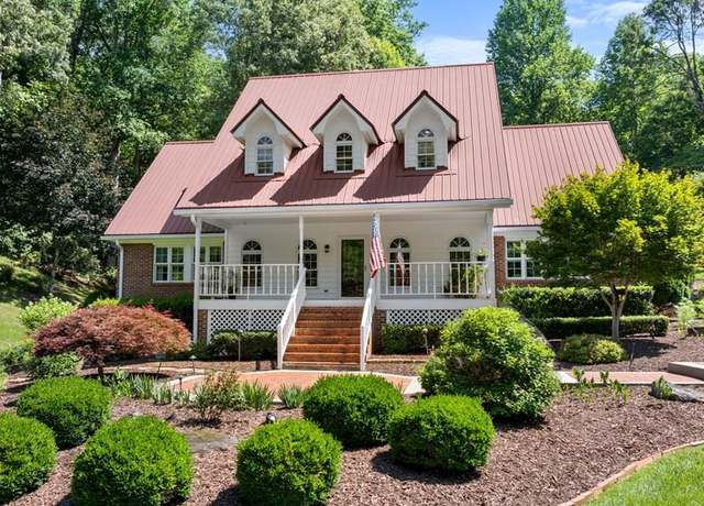 Property at 100 Shady Oaks Dr, Franklin, NC 28734, 4 beds, 3.5 baths