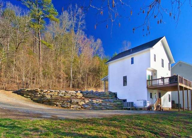 Property at 89 Stratford Pl, Sylva, NC 28779, 3 beds, 3.5 baths