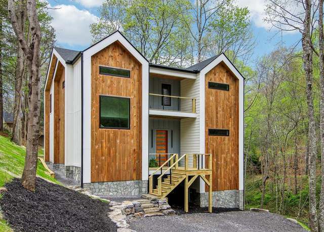 Property at 181 Curly Maple Dr, Canton, NC 28716, 4 beds, 3.5 baths