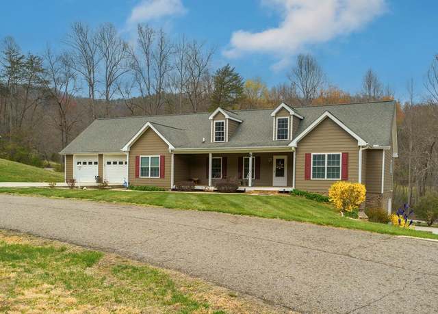 Property at 291 Willowbrook Est, Franklin, NC 28779, 3 beds, 2 baths