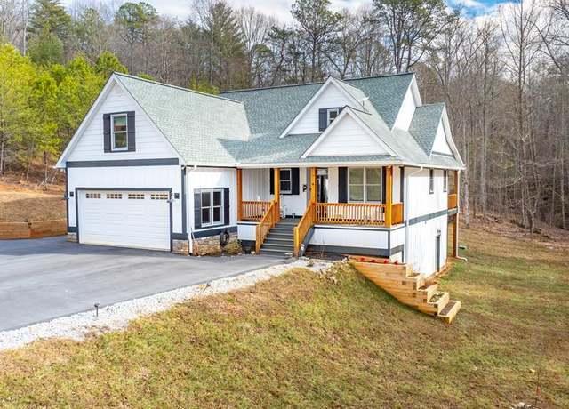 Property at 305 Autumn Trl, Franklin, NC 28734, 3 beds, 2 baths
