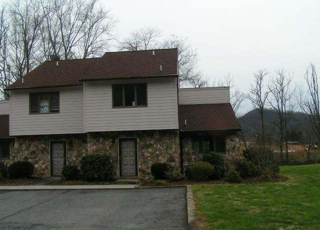 Property at 57 Marion Forest Road, Unit 4r Rd, Sylva, NC 28779, 2 beds, 1.5 baths