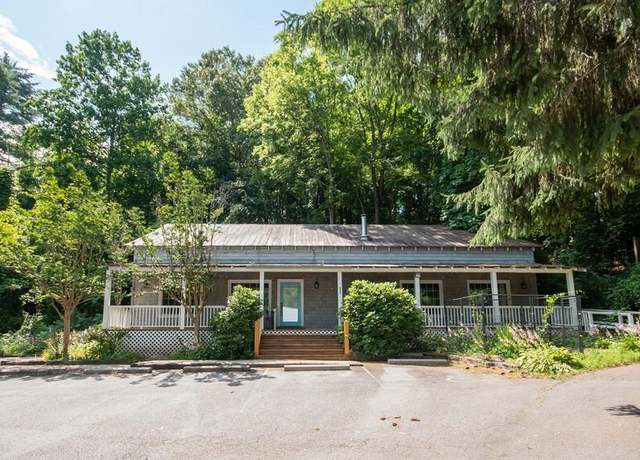 Property at 111 Heritage Hollow Dr, Franklin, NC 28734, 3 beds, 1 bath