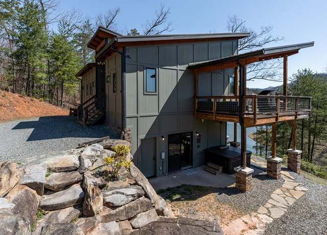 Property at 60 Sweetbriar Point Dr, Bryson City, NC 28713, 3 beds, 2.5 baths