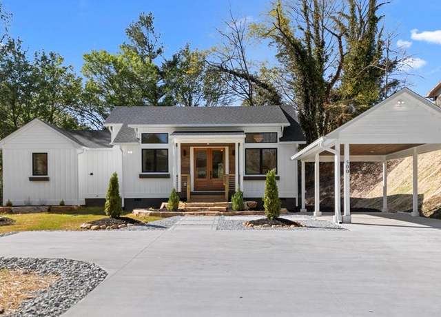 Property at 500 Country Club Dr, Franklin, NC 28734, 3 beds, 3 baths
