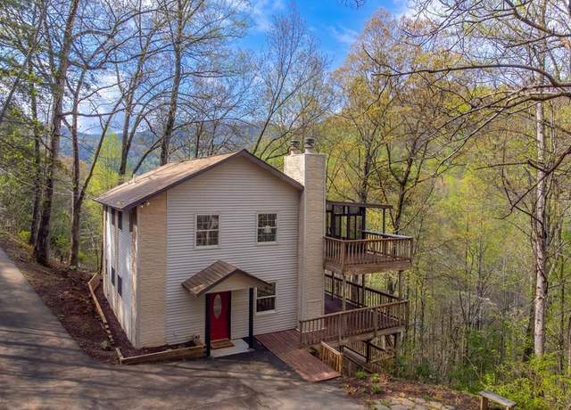 Property at 306 Griffin Rd, Franklin, NC 28734, 3 beds, 2 baths