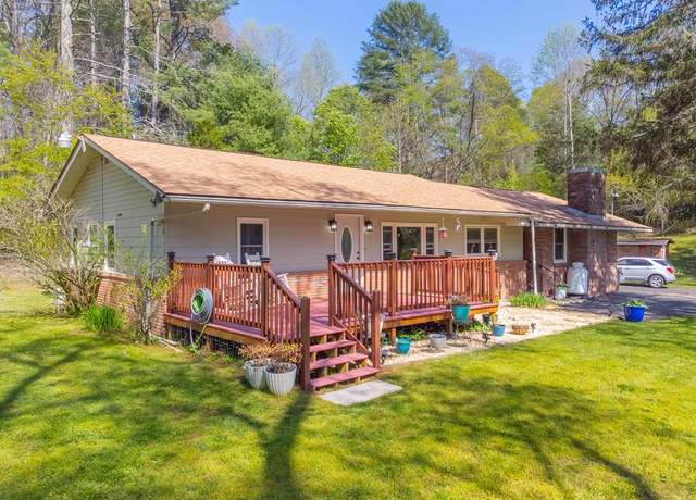Property at 176 Laurel Lake Rd, Franklin, NC 28734, 3 beds, 2 baths