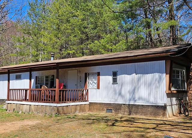 Property at 123 Frontier Ln, Franklin, NC 28734, 2 beds, 2 baths
