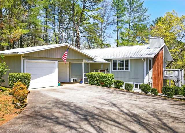 Property at 590 Lake Shore Dr, Franklin, NC 28734, 4 beds, 2 baths