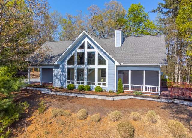 Property at 235 Maclor Forest Heights Rd, Franklin, NC 28734, 2 beds, 2 baths