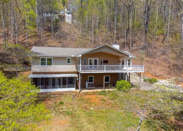 Property at 19 Forest Ridge Dr, Franklin, NC 28734, 3 beds, 3 baths